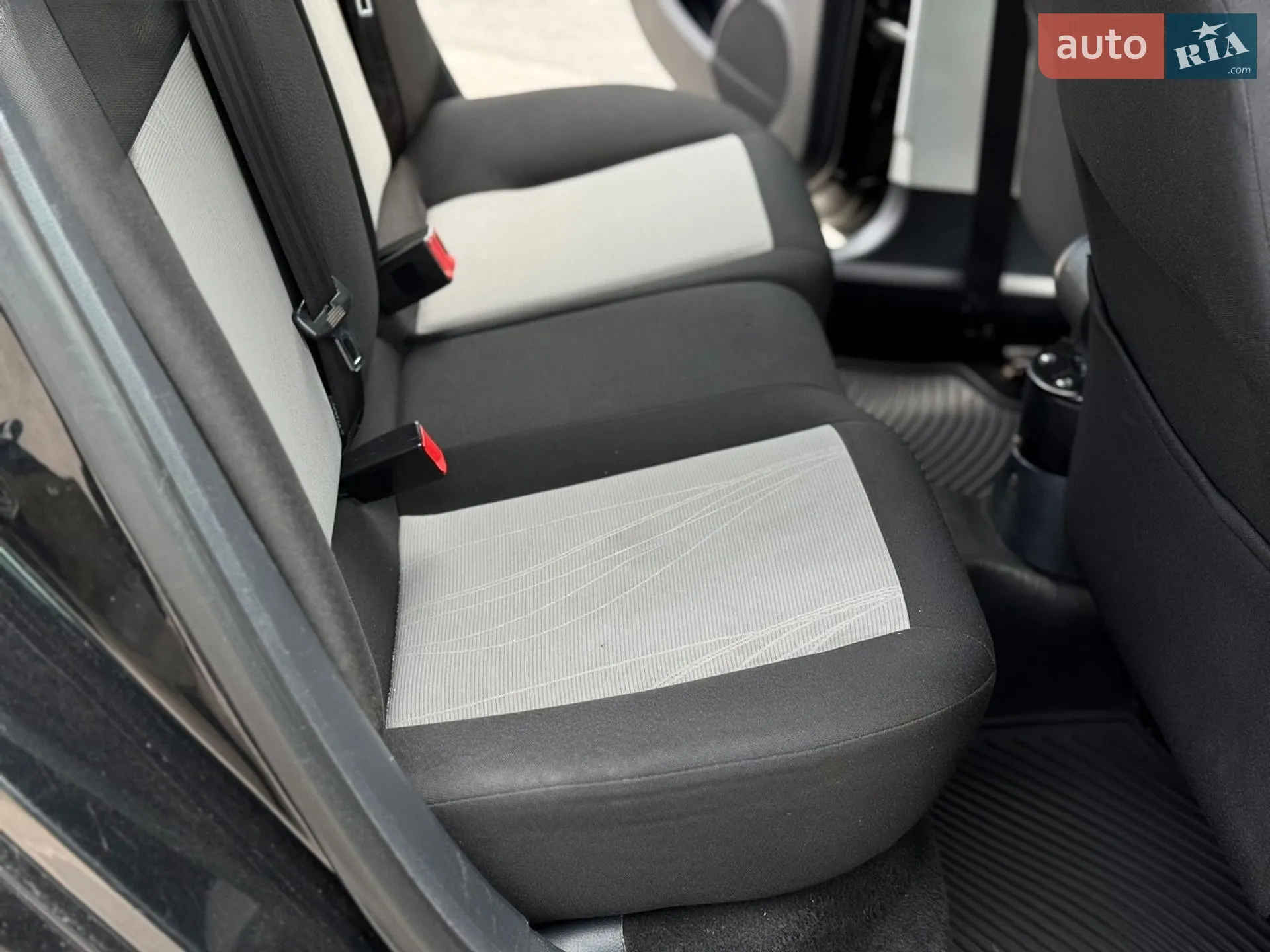 2012 SEAT Ibiza - мініатюра 12