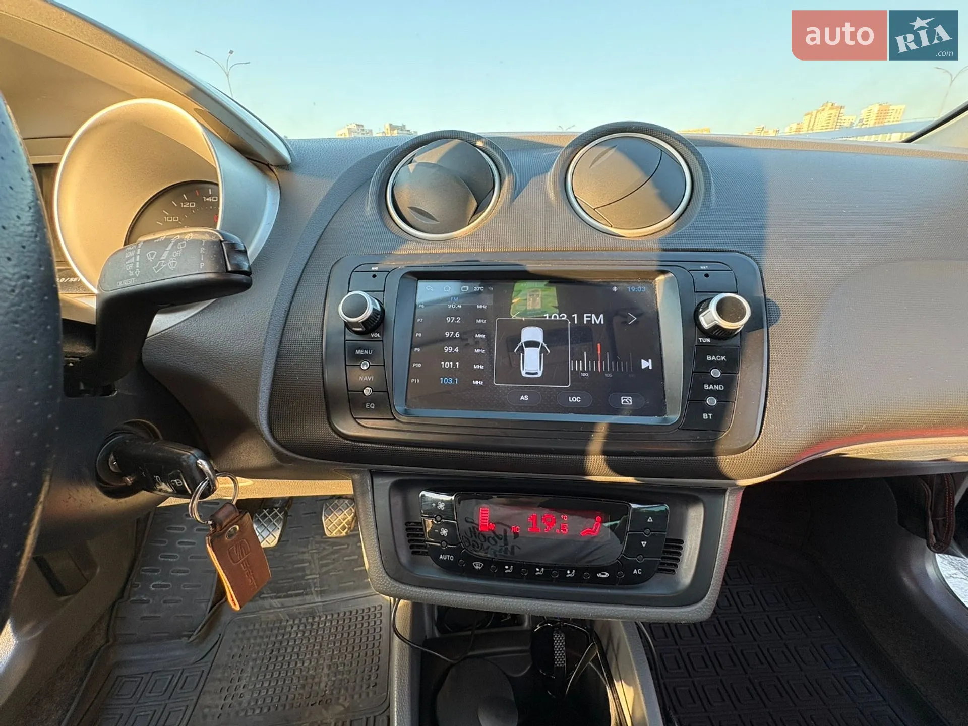 2010 SEAT Ibiza - мініатюра 19