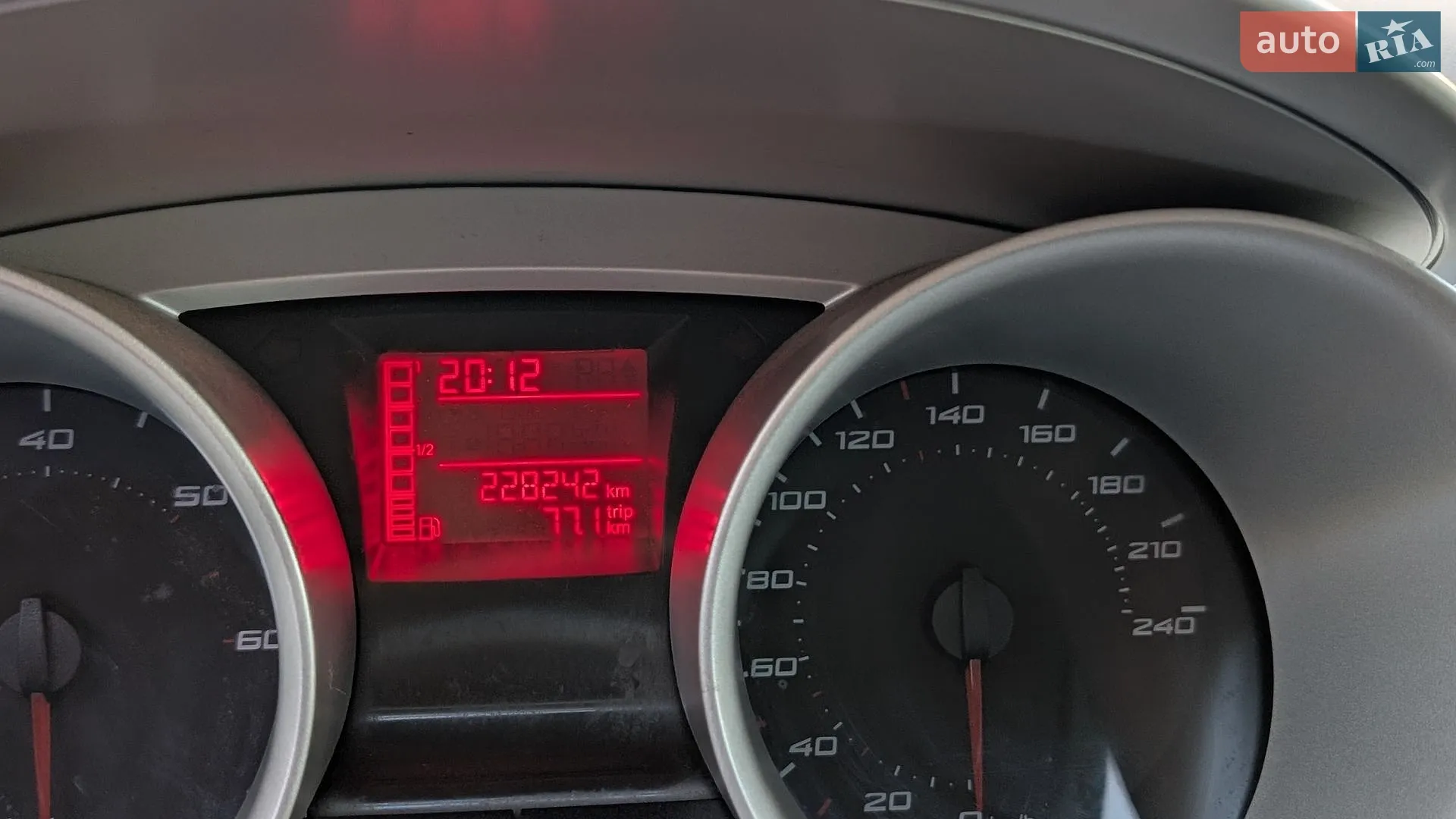 2011 SEAT Ibiza - мініатюра 12