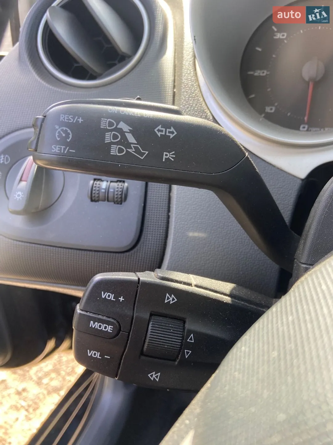 2011 SEAT Ibiza - мініатюра 16