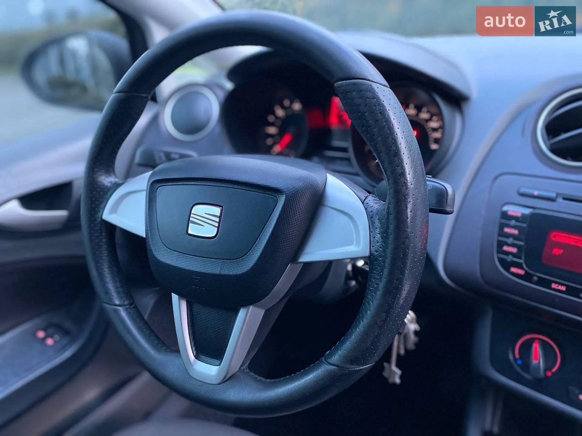 2011 SEAT Ibiza - мініатюра 15