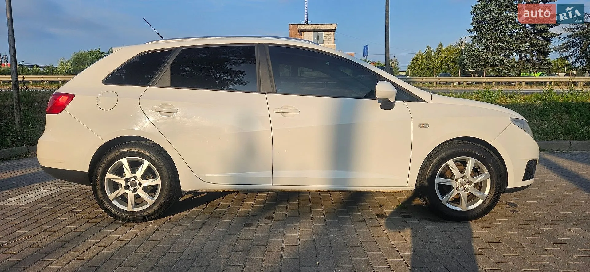 2011 SEAT Ibiza - мініатюра 2
