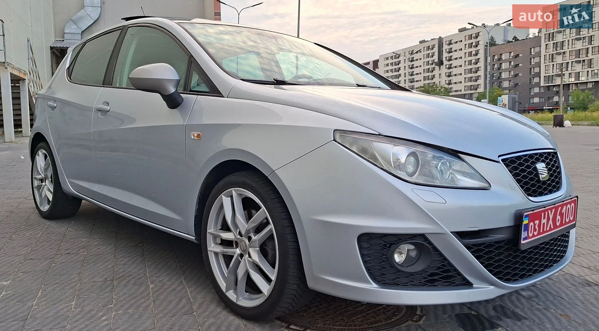 2010 SEAT Ibiza - мініатюра 2