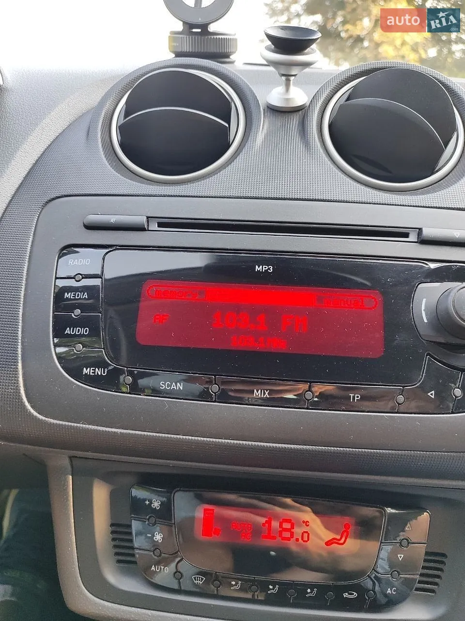 2011 SEAT Ibiza - мініатюра 11
