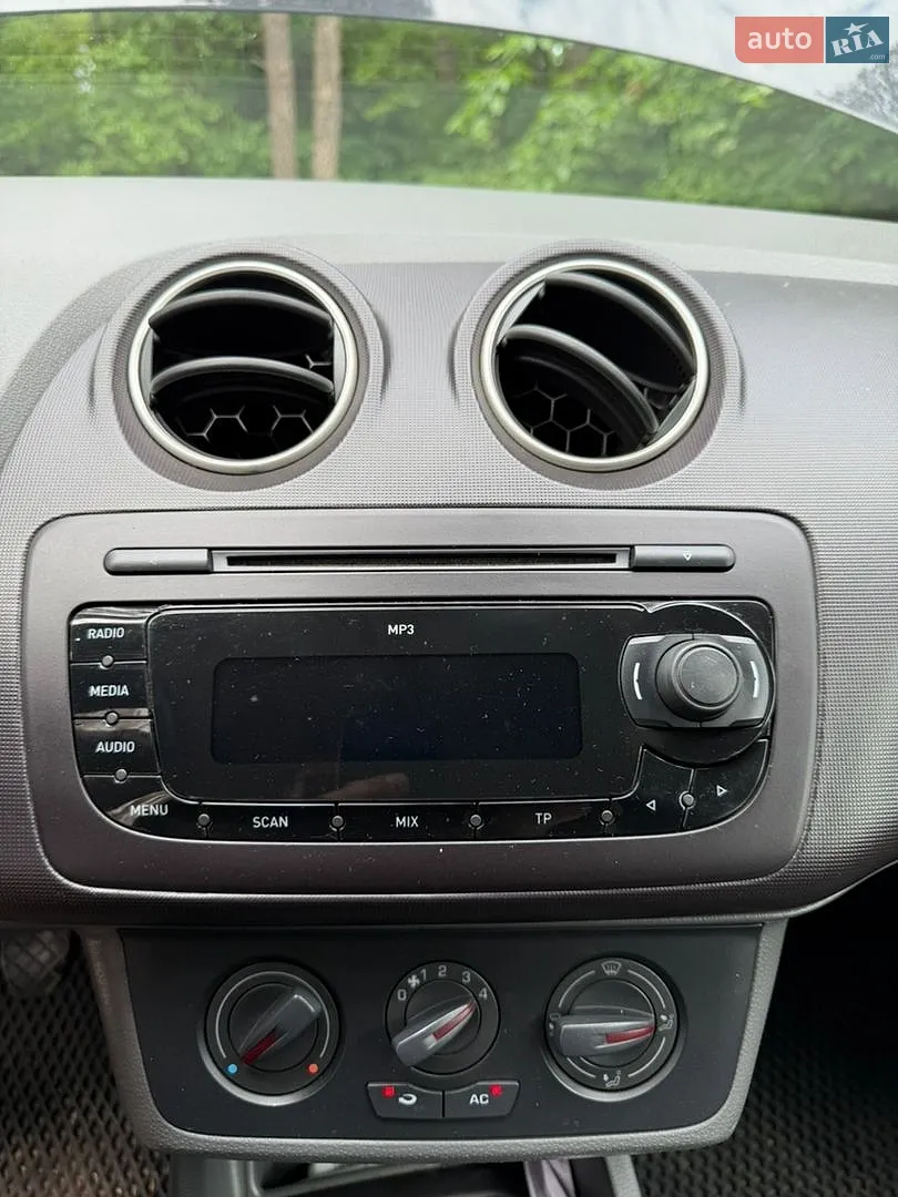 2011 SEAT Ibiza - мініатюра 9