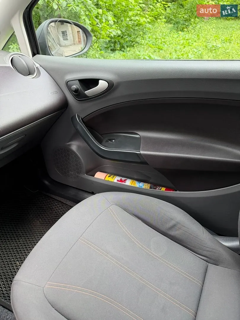 2011 SEAT Ibiza - мініатюра 12