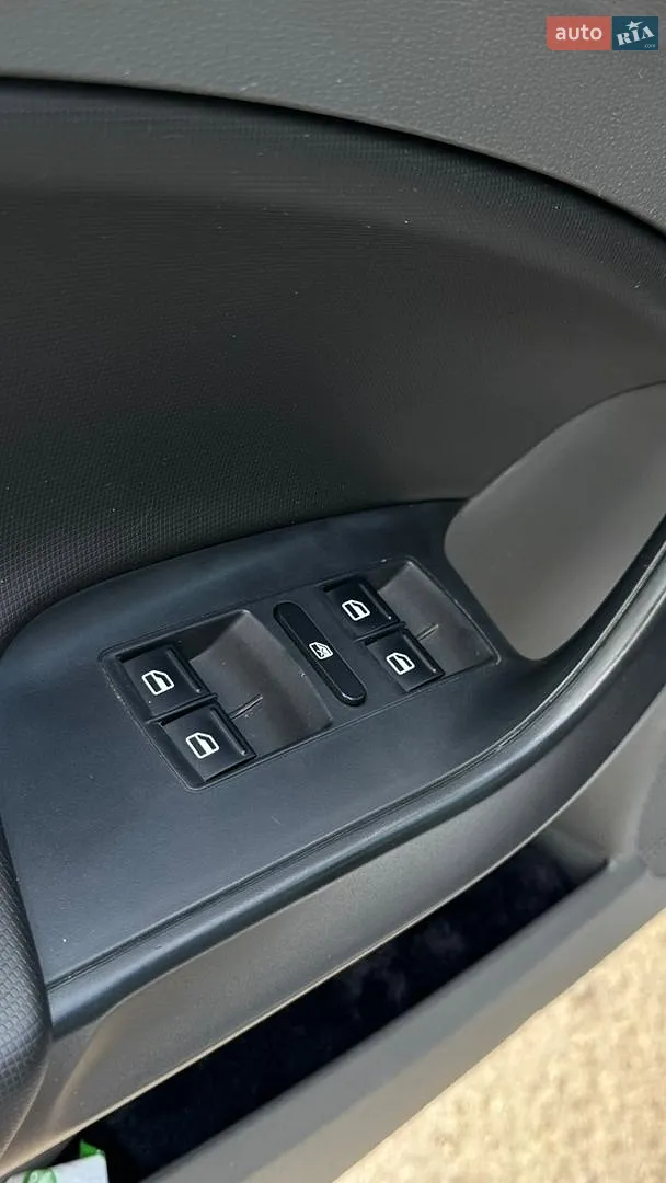 2011 SEAT Ibiza - мініатюра 12