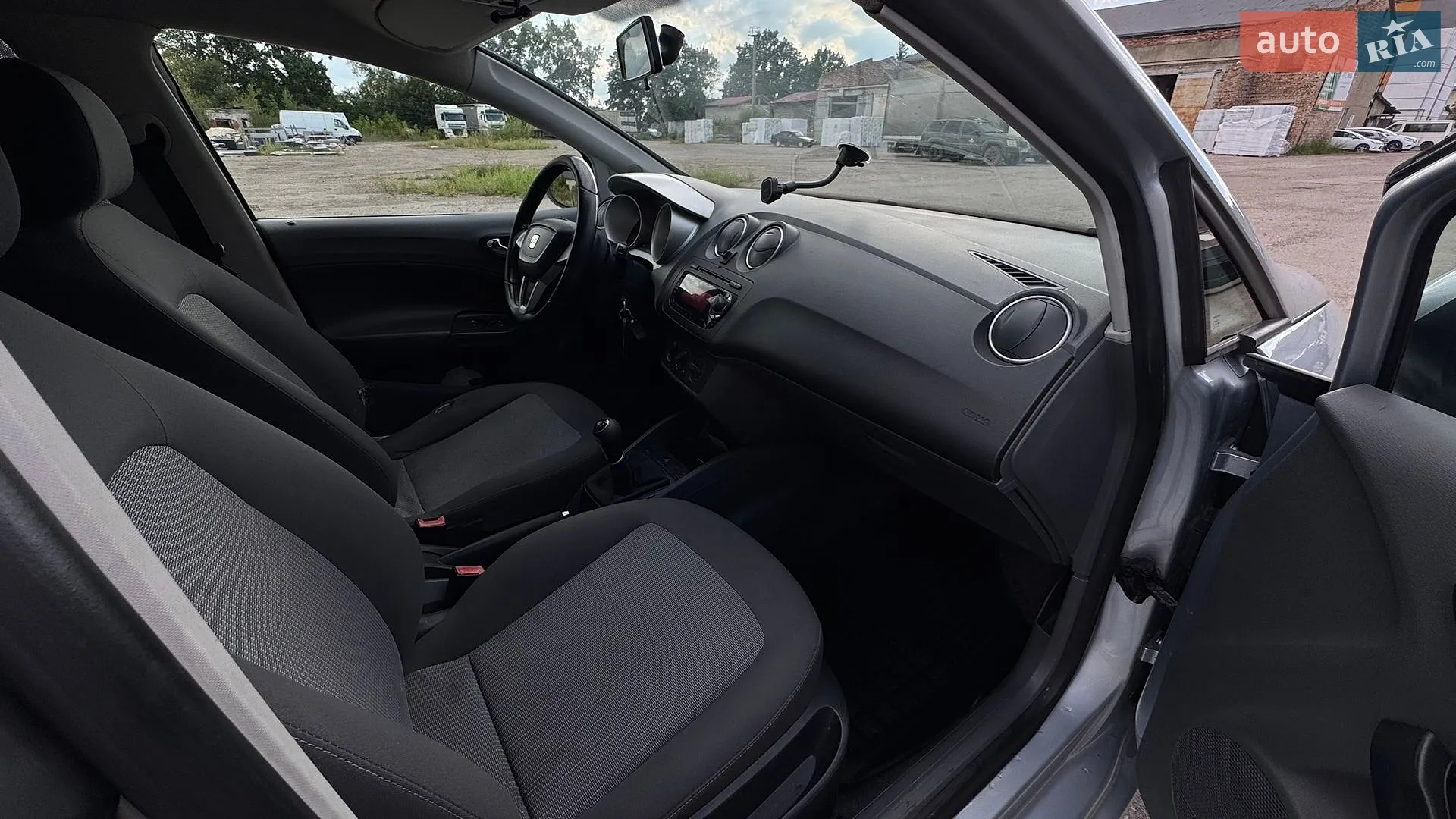 2011 SEAT Ibiza - мініатюра 10