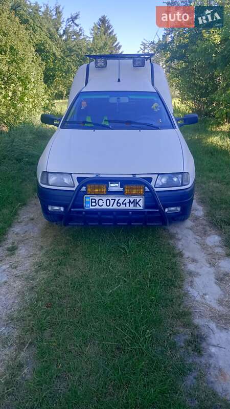 Вантажний фургон SEAT Inca 2000 в Львові