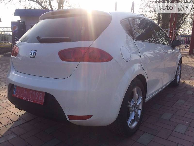 Хэтчбек SEAT Leon 2009 в Умани