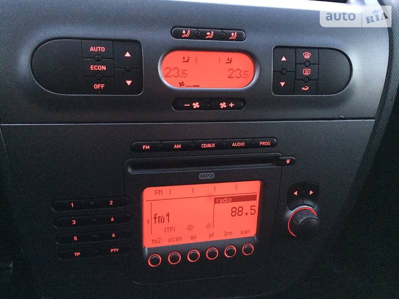 Хэтчбек SEAT Leon 2009 в Умани