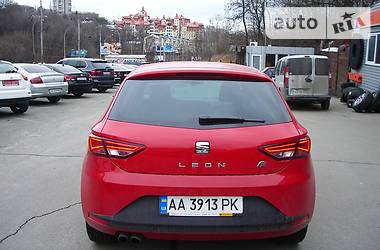 Седан SEAT Leon 2015 в Києві