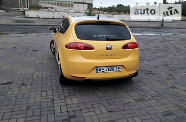 Хэтчбек SEAT Leon 2008 в Днепре