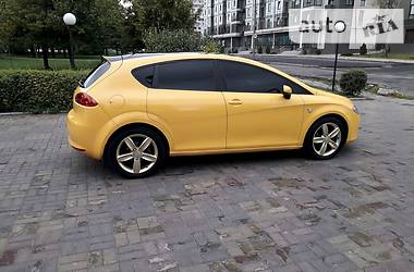 Хэтчбек SEAT Leon 2008 в Днепре