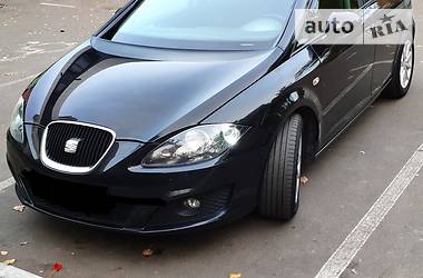 Хетчбек SEAT Leon 2010 в 