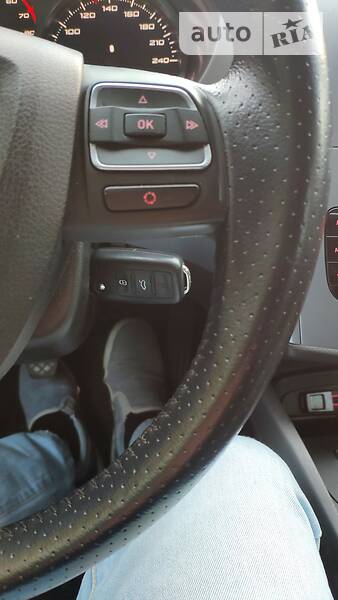 Хетчбек SEAT Leon 2010 в Києві