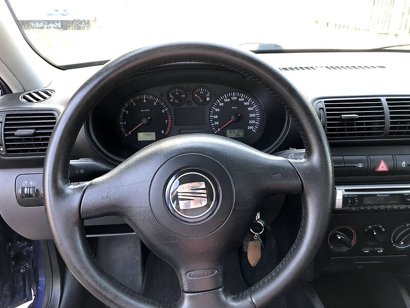 Хетчбек SEAT Leon 2003 в Кропивницькому