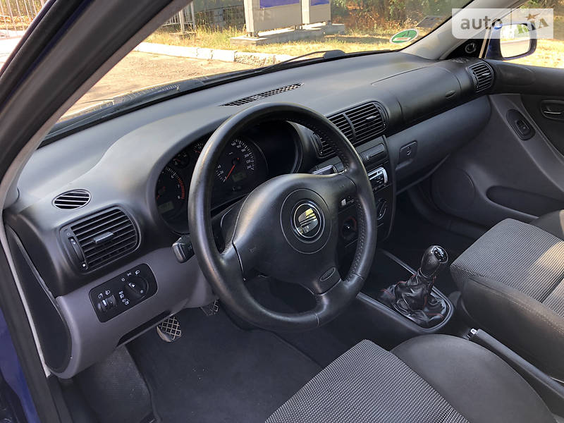 Хетчбек SEAT Leon 2003 в Кропивницькому