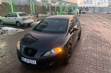 Хэтчбек SEAT Leon 2006 в Ровно