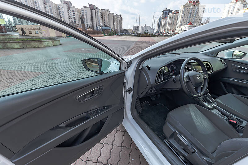 Хэтчбек SEAT Leon 2015 в Киеве