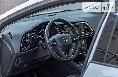 Хэтчбек SEAT Leon 2015 в 