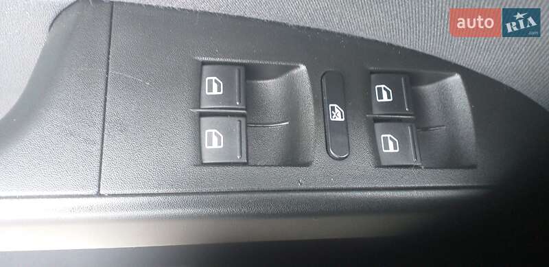 Хэтчбек SEAT Leon 2007 в Дубно