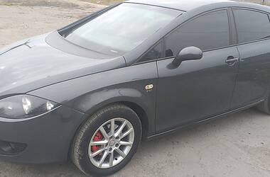 Хэтчбек SEAT Leon 2007 в Дубно