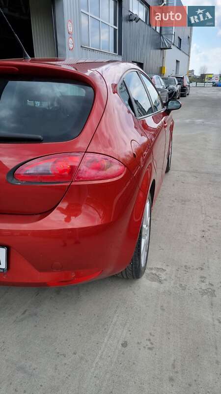 Хэтчбек SEAT Leon 2008 в Львове