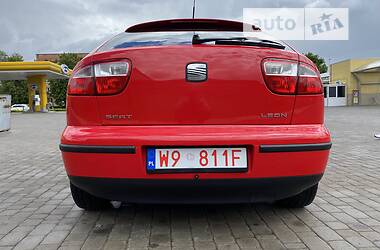 Хэтчбек SEAT Leon 2002 в Сарнах