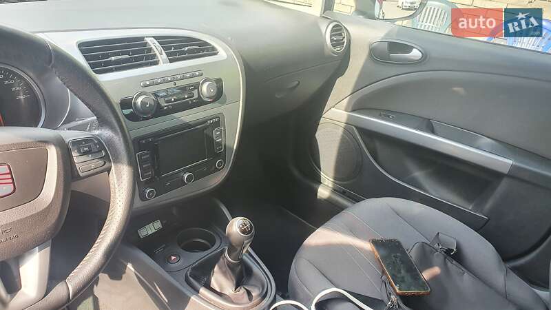 Хэтчбек SEAT Leon 2012 в Могилев-Подольске фото 17 Хэтчбек SEAT Leon 2012 в Могилев-Подольске