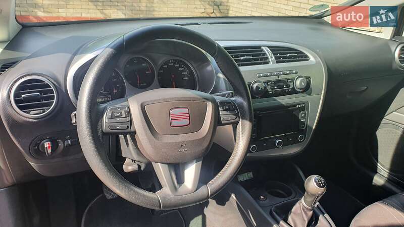 Хэтчбек SEAT Leon 2012 в Могилев-Подольске фото 19 Хэтчбек SEAT Leon 2012 в Могилев-Подольске