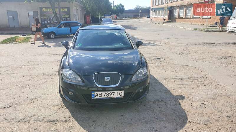 Хэтчбек SEAT Leon 2012 в Могилев-Подольске фото 24 Хэтчбек SEAT Leon 2012 в Могилев-Подольске