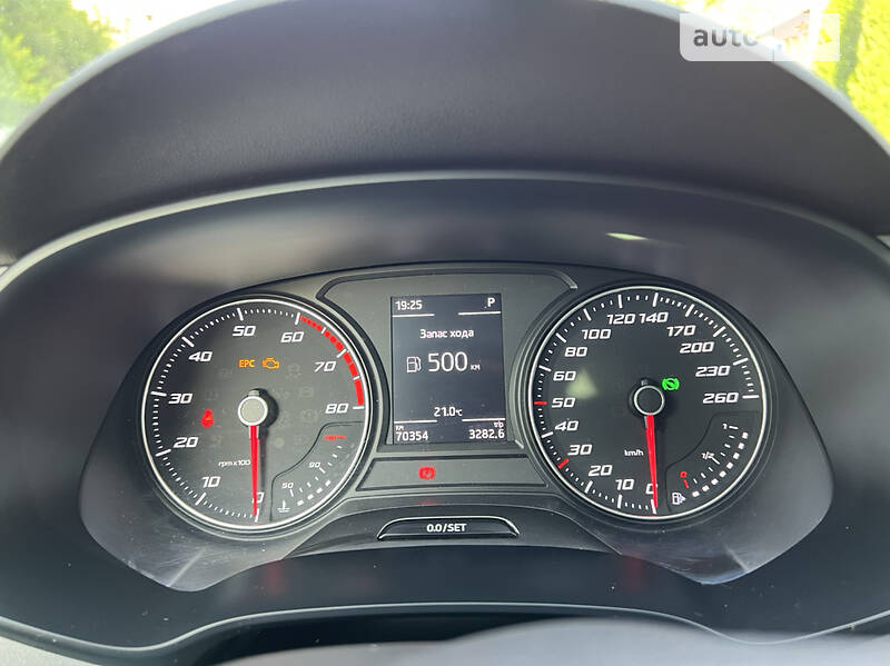 Хэтчбек SEAT Leon 2016 в Киеве