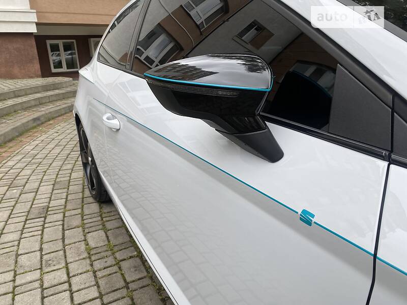 Хэтчбек SEAT Leon 2013 в Ивано-Франковске