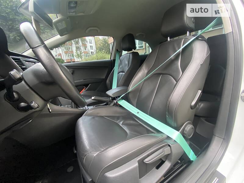 Хэтчбек SEAT Leon 2013 в Ивано-Франковске