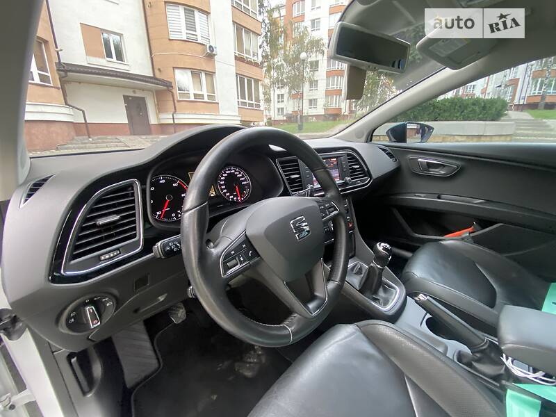 Хэтчбек SEAT Leon 2013 в Ивано-Франковске