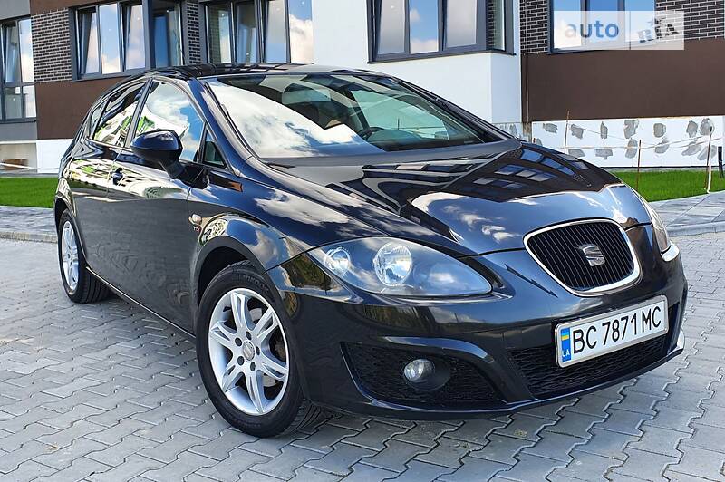 Хэтчбек SEAT Leon 2010 в Львове