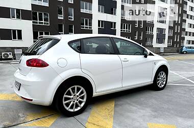 Хэтчбек SEAT Leon 2010 в Киеве