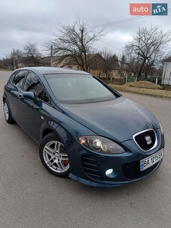 Хэтчбек SEAT Leon 2007 в Александровке