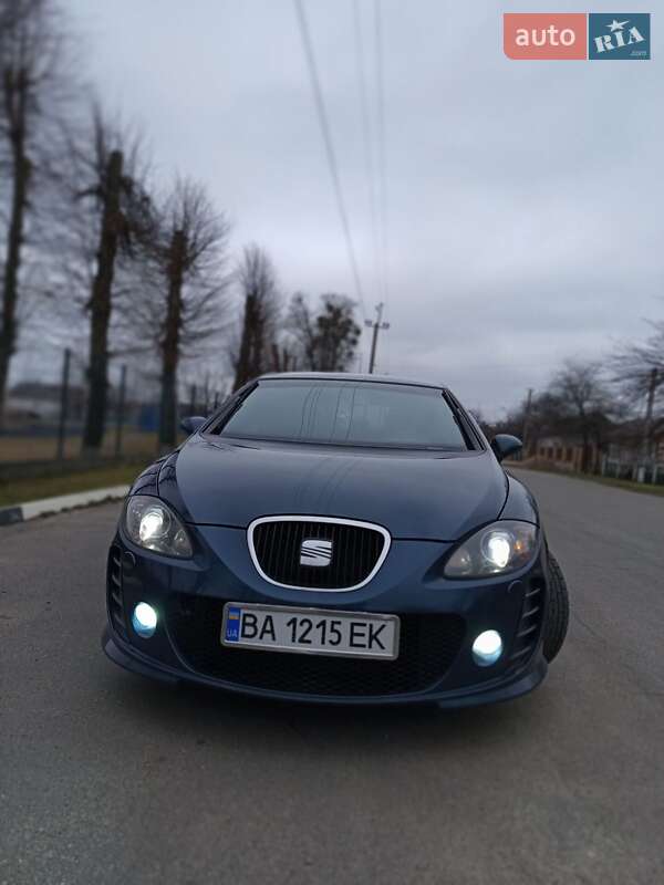 Хэтчбек SEAT Leon 2007 в Александровке