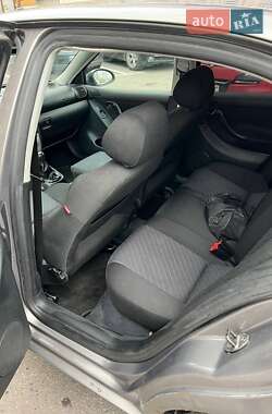 Хетчбек SEAT Leon 2006 в Києві