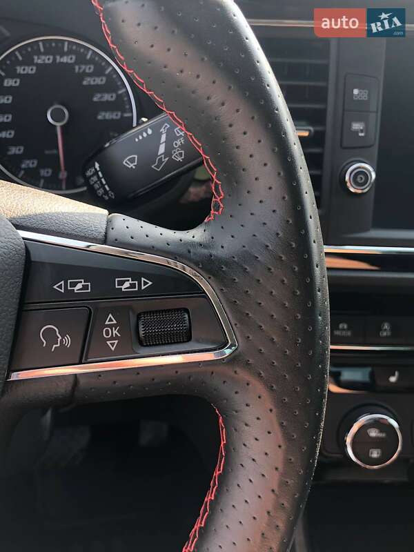 Хетчбек SEAT Leon 2017 в Києві