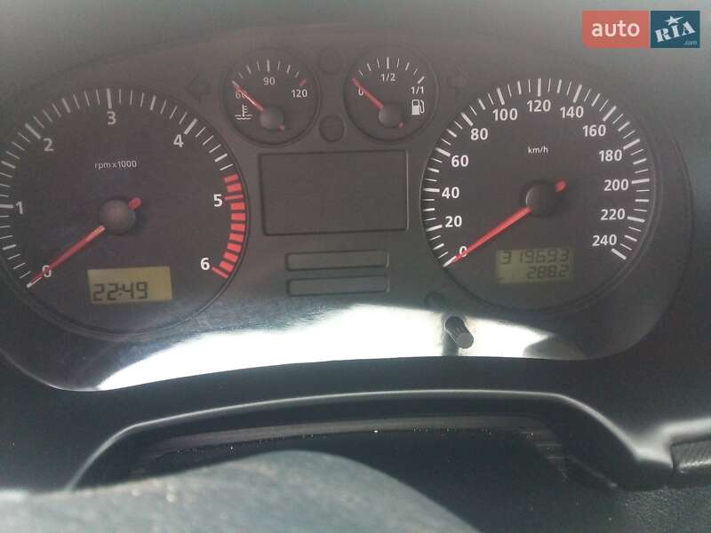 Хэтчбек SEAT Leon 2002 в Буске