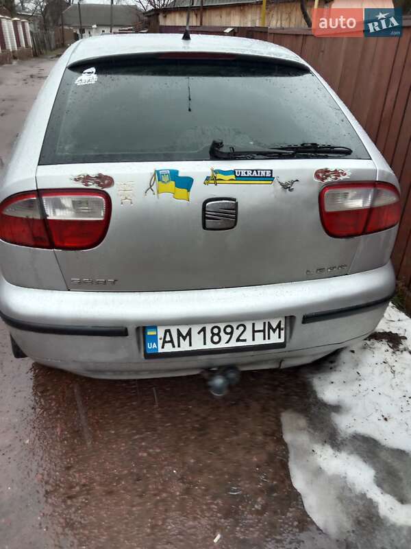 Хэтчбек SEAT Leon 2003 в Овруче