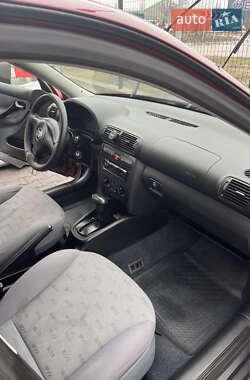 Хэтчбек SEAT Leon 2004 в 