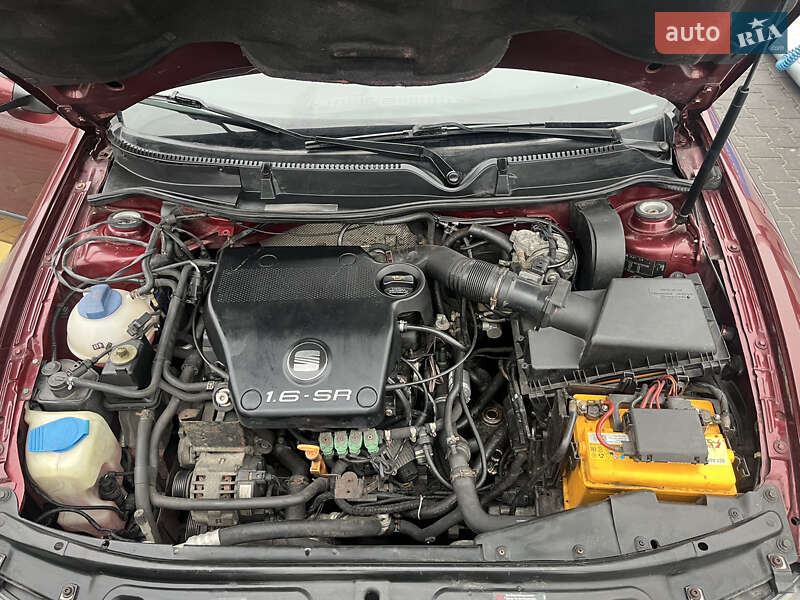 Хэтчбек SEAT Leon 2004 в Киеве