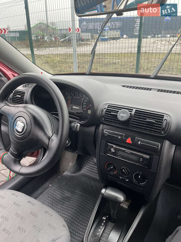 Хэтчбек SEAT Leon 2004 в Киеве фото 10 Хэтчбек SEAT Leon 2004 в Киеве