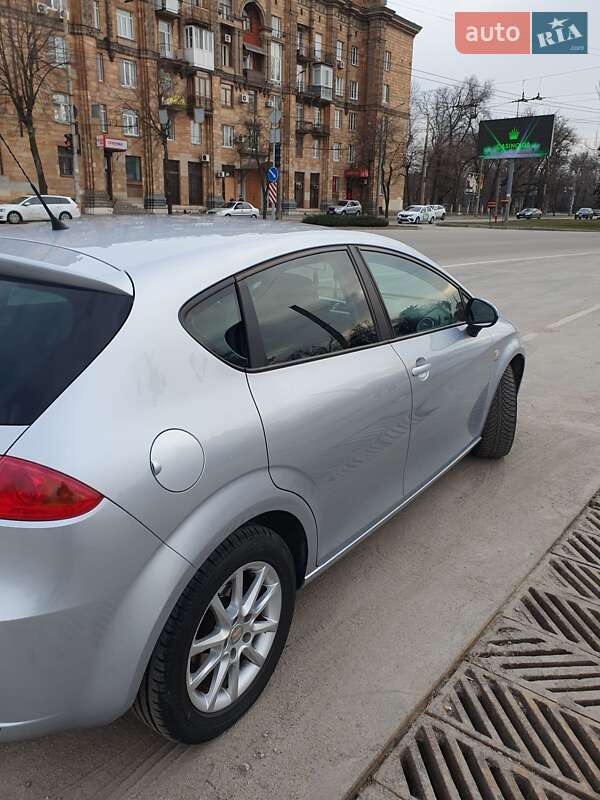 Хэтчбек SEAT Leon 2009 в Запорожье