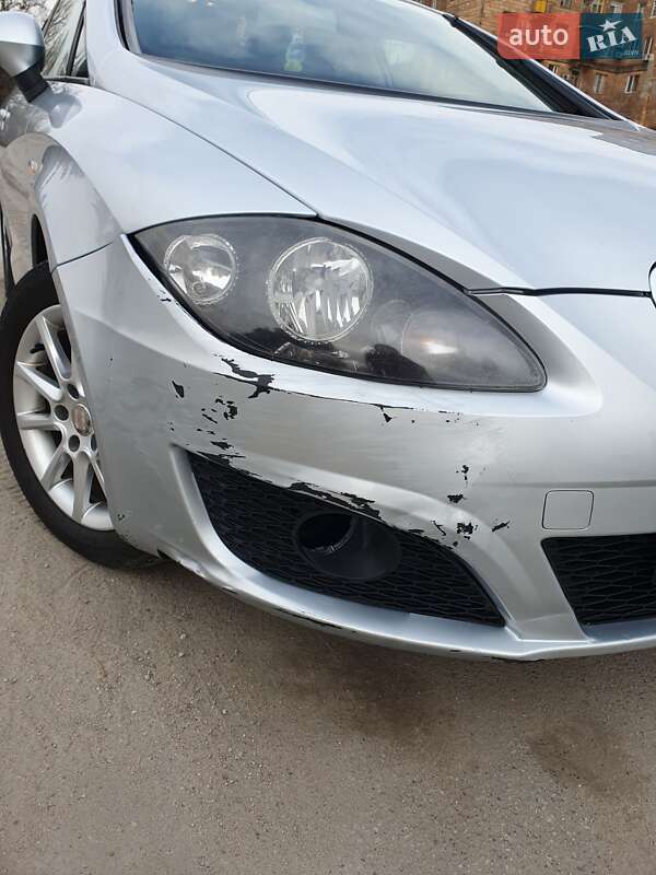 Хэтчбек SEAT Leon 2009 в Запорожье