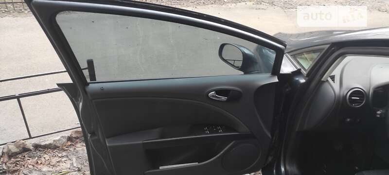 Хэтчбек SEAT Leon 2005 в Киеве фото 22 Хэтчбек SEAT Leon 2005 в Киеве